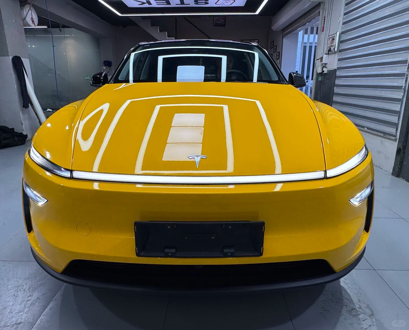 Ravoony Plus Glossy Metallic Yellow Car Wrap review 1