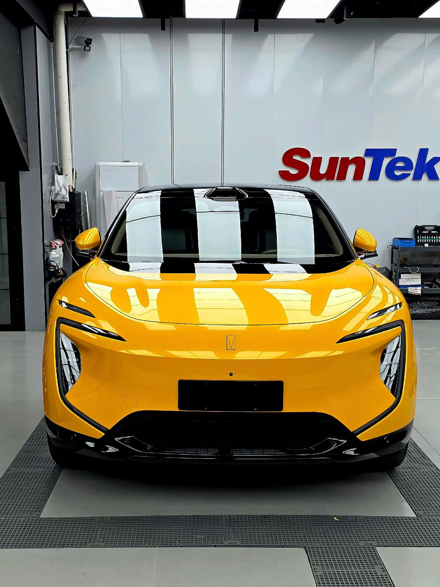 Ravoony Plus Glossy Metallic Yellow Car Wrap review 0