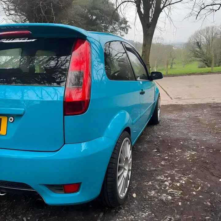 Ravoony Plus PET Glossy Miami Blue Vinyl Wrap review 3