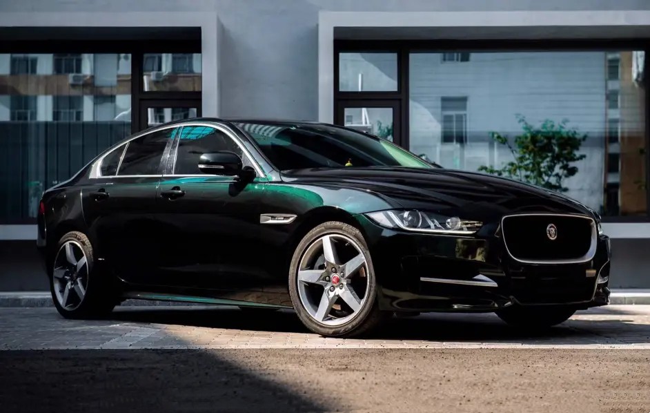 Jaguar Car Wrap Effect with Ravoony Pure Metal Emerald Green Car Wrap