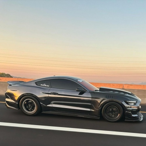 What is chrome vinyl wrap and how does it compare to paint chrome?