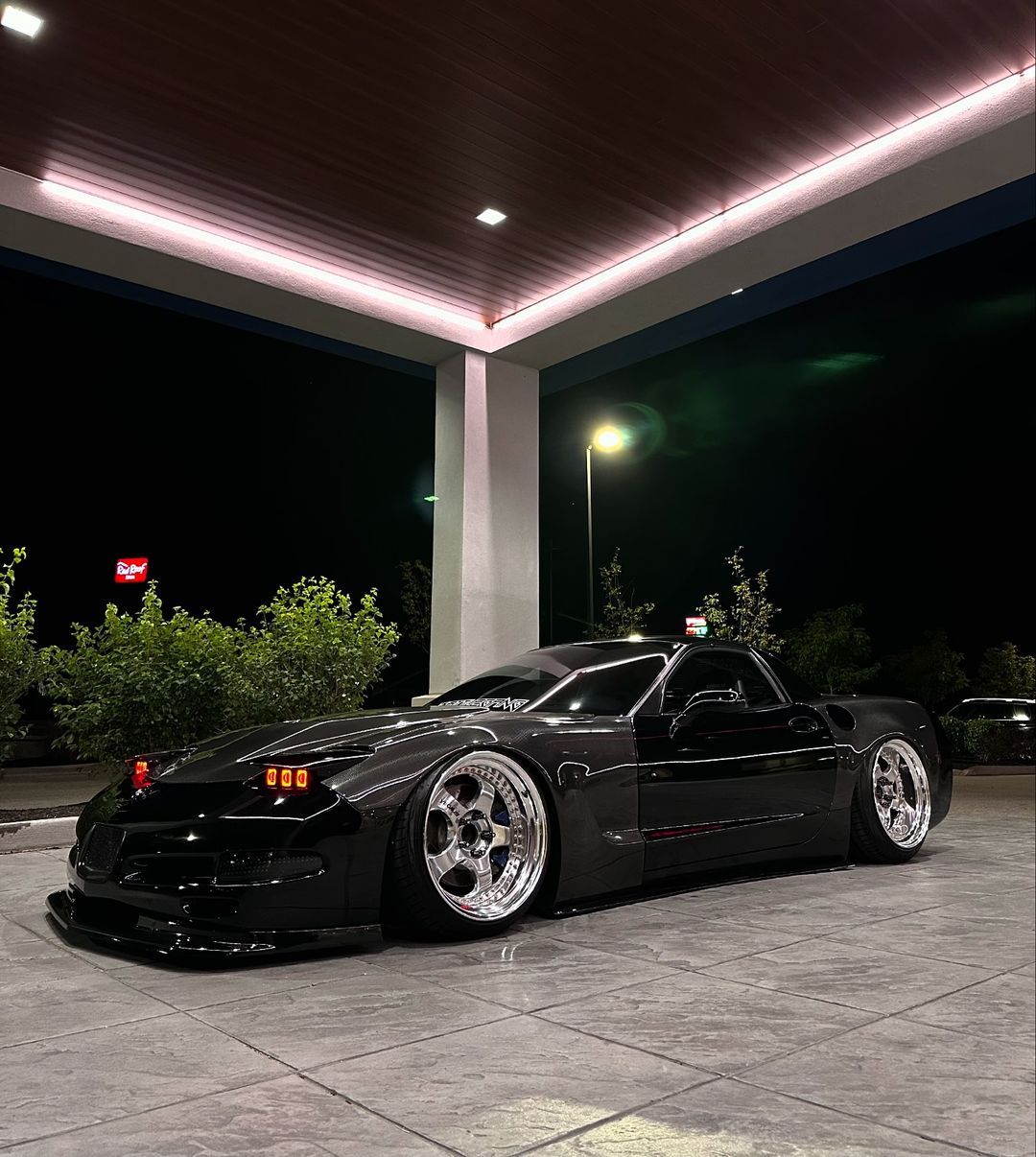 Steps and Tips for DIY Black Vinyl Car Wrap