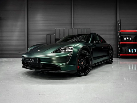 Green Car Wraps: Endowing Your Beloved Car with Unique Charm and Individual Style