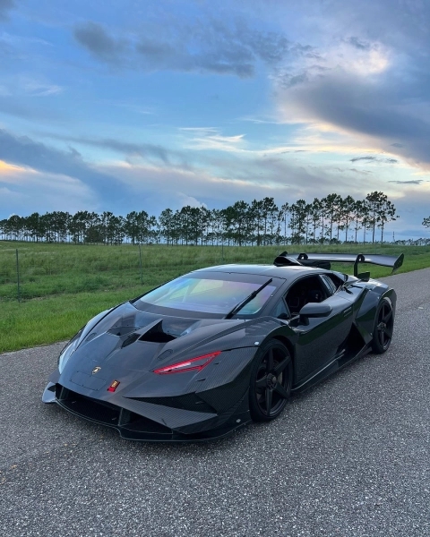 What Makes Vinyl Car Wraps Durable and Protective