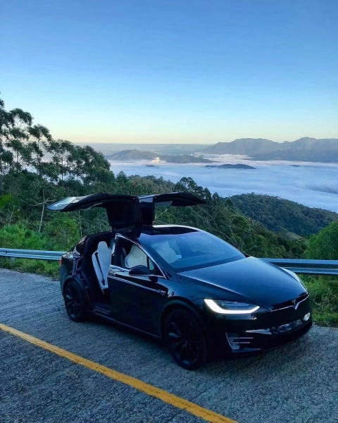 Personalize Your Tesla Model X with These Wrap Designs