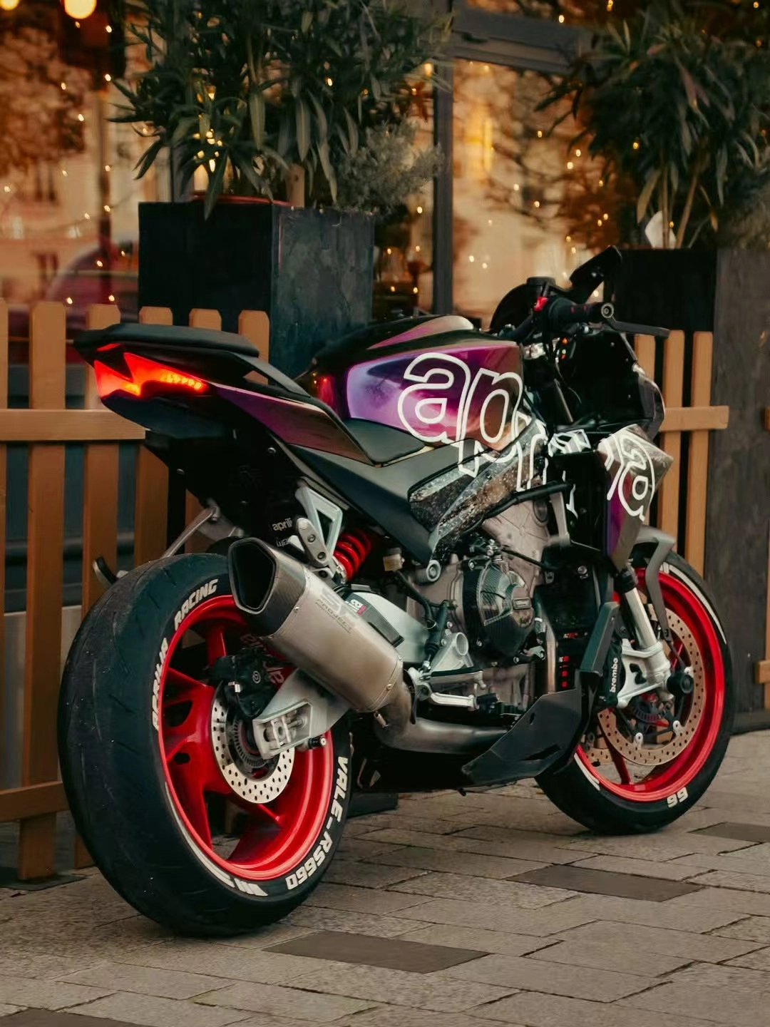 Advanced Strategies for Perfectly Wrapping Motorcycle Tanks