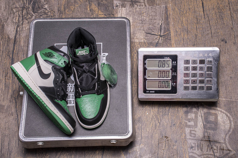  Pkgod  Air Jordan 1 High OG  Pine Green