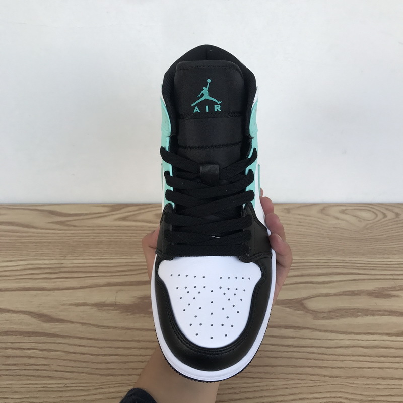      Air Jordan 1 Mid “Island Green”
