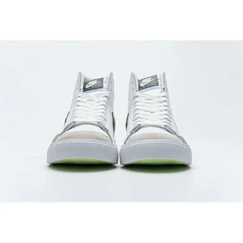  Pkgod  Nike Blazer Mid 77 SE GS Double Swoosh White Vapor Green