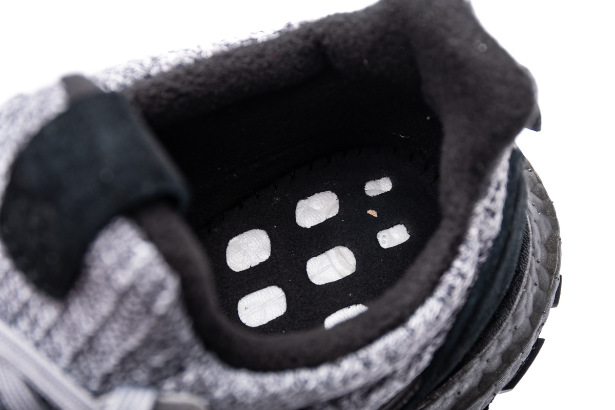      adidas Ultra Boost 4.0 Game of Thrones House Stark​