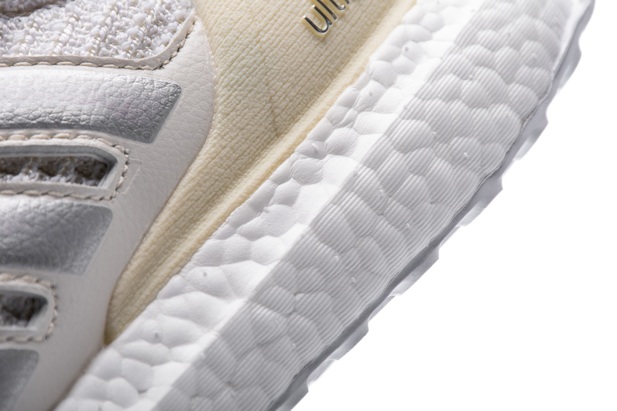      adidas Ultra Boost 4.0 Game of Thrones House Targaryen White (W)