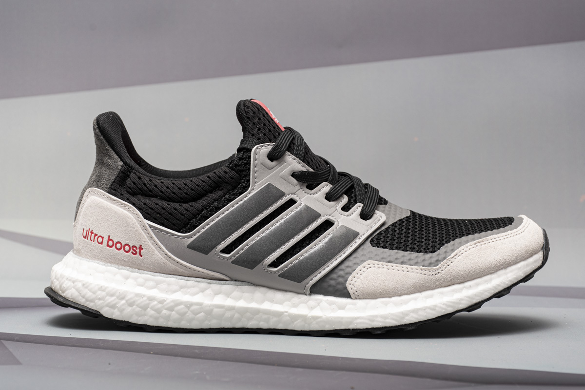      adidas Ultra Boost S&L Black Grey Four Red