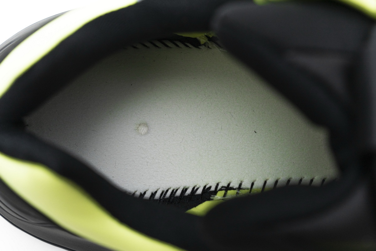  Pkgod Adidas Yeezy Boost 700 MNVN Phosphor