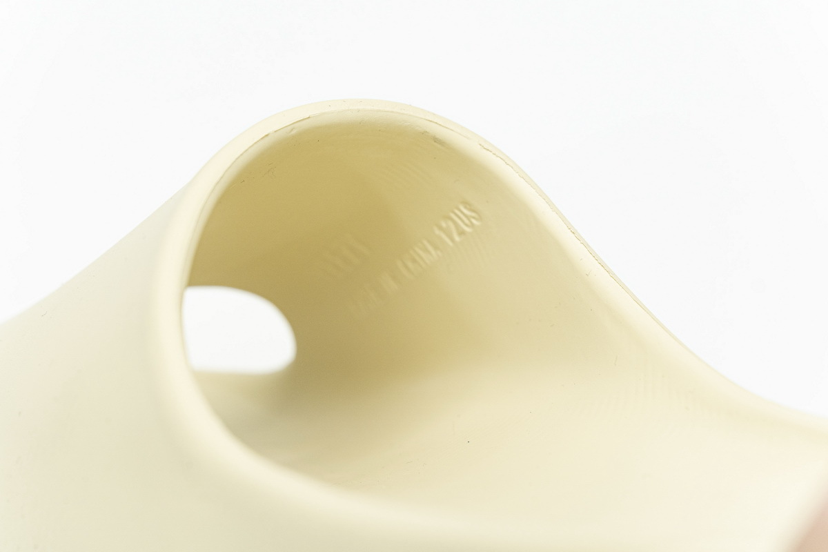    Pkgod adidas Yeezy Slide BONE