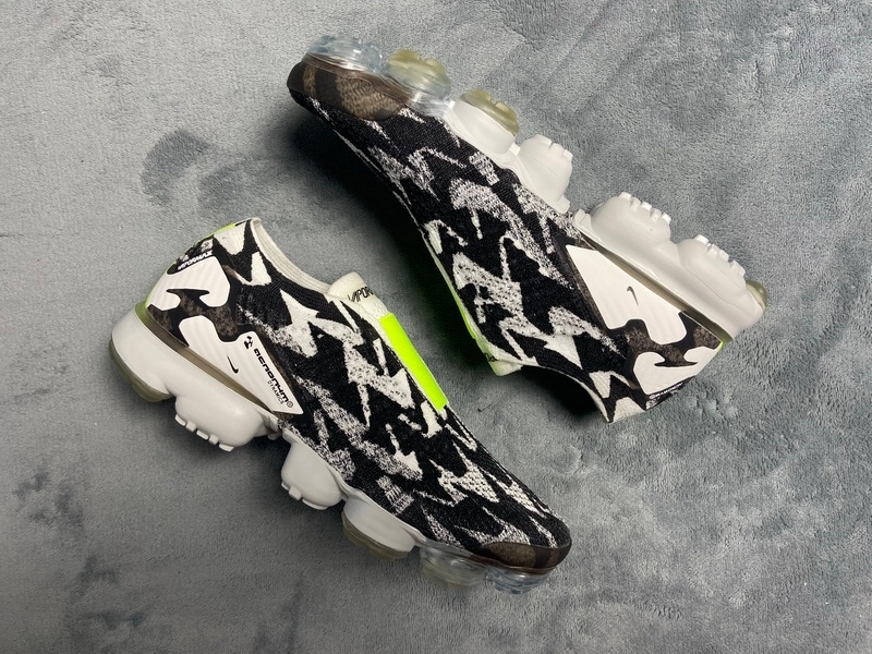      Nike Air VaporMax Moc 2 Acronym Light Bone​