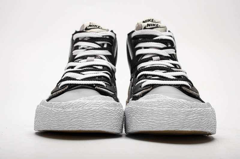  Pkgod Nike Blazer Mid sacai Black Grey