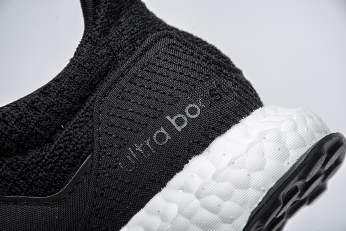      Ultra Boost 4.0 “Black/White”