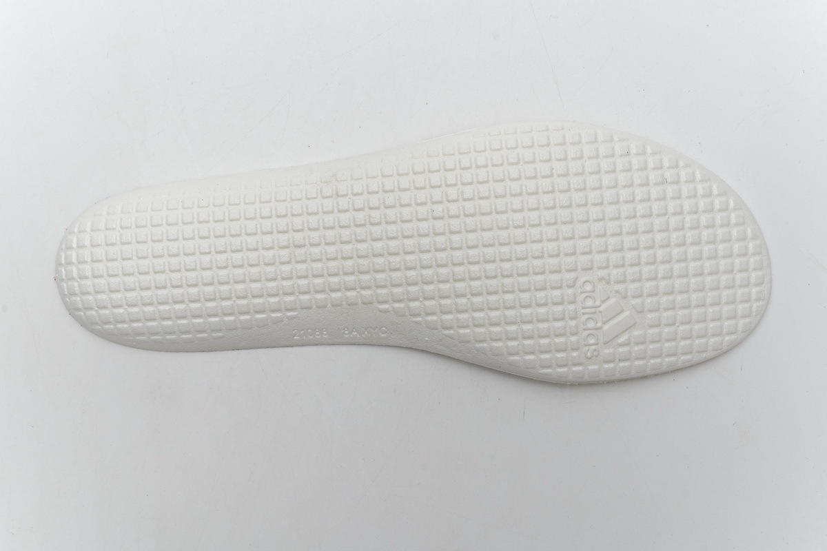    God  adidas Ultra BOOST 20 DNA