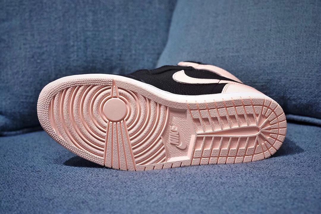 H12 Factory Sneakers &Air Jordan 1 Retro High OG “Crimson Tint” 555088-081