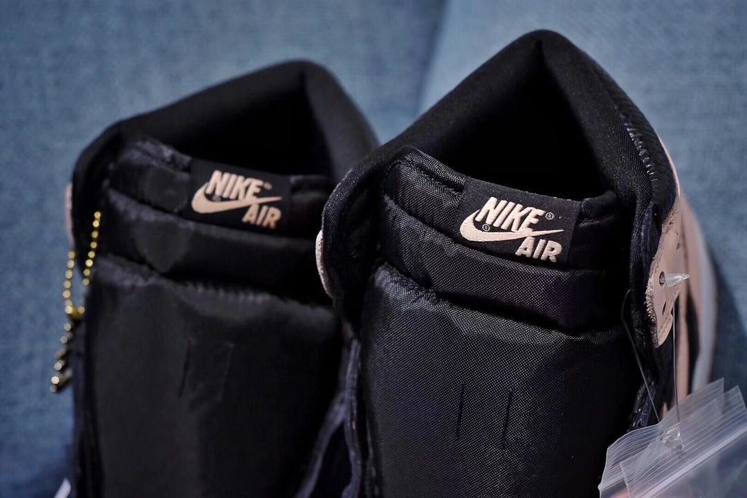 H12 Factory Sneakers &Air Jordan 1 Retro High OG “Crimson Tint” 555088-081