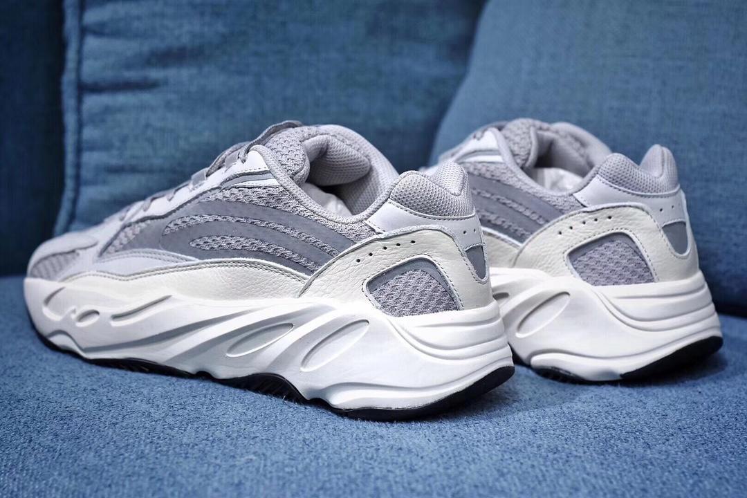 H12 Factory Sneakers &Yeezy Boost 700 V2 “Static” EF2829