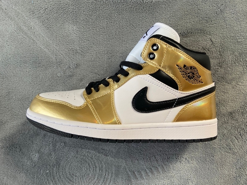 Pkgod  Air Jordan 1 Mid SE Metallic Gold