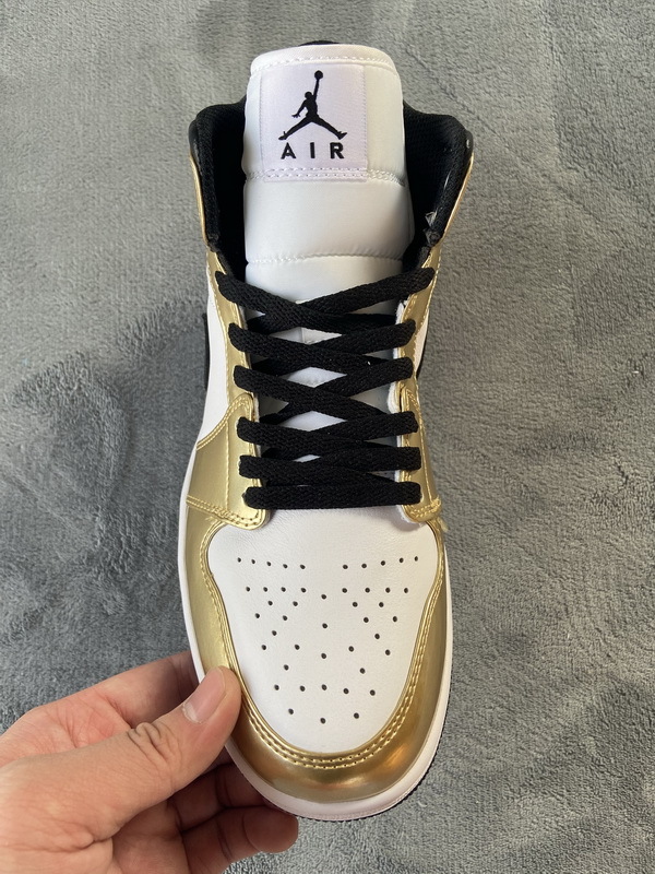 Pkgod  Air Jordan 1 Mid SE Metallic Gold
