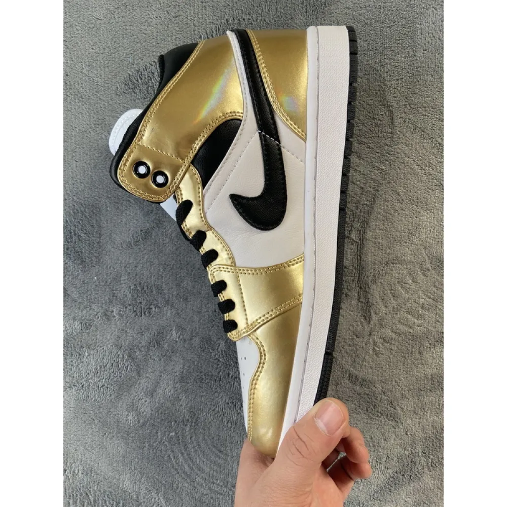 Pkgod  Air Jordan 1 Mid SE Metallic Gold