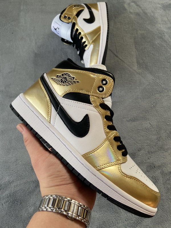 Pkgod  Air Jordan 1 Mid SE Metallic Gold