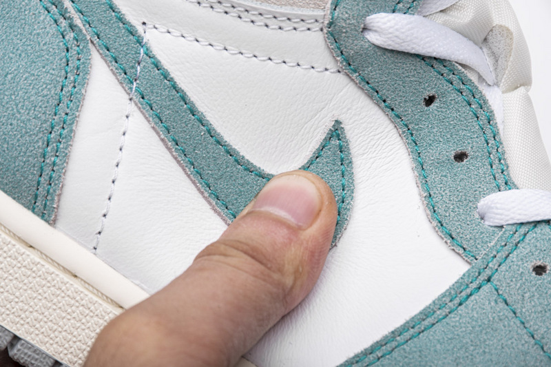      Air Jordan 1 Retro High Turbo Green 