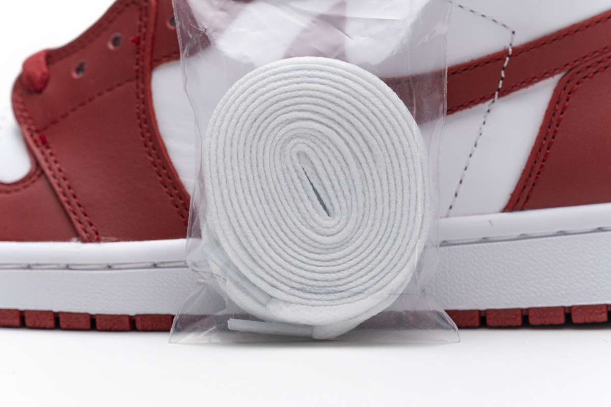      Air Jordan 1 Retro High New Beginnings