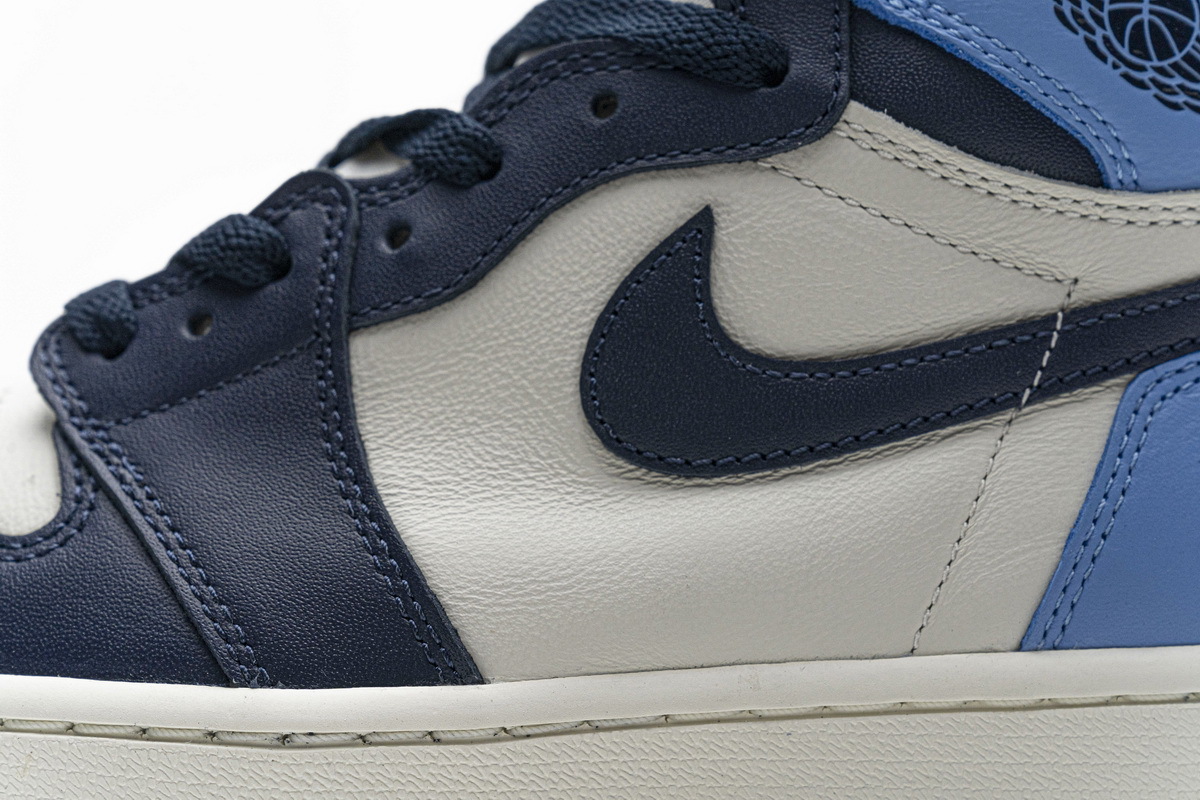      Air Jordan 1 Retro High OG Obsidian University Blue