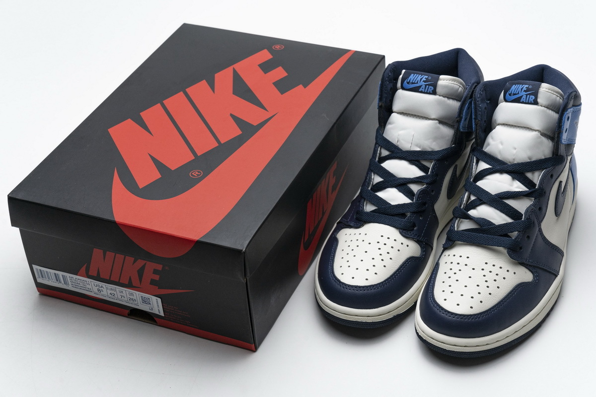     Air Jordan 1 Retro High OG Obsidian University Blue