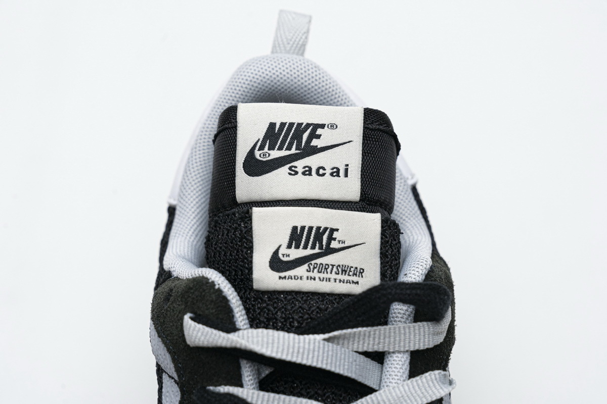      Sacai x Nike Pegasua Vaporfly Black White