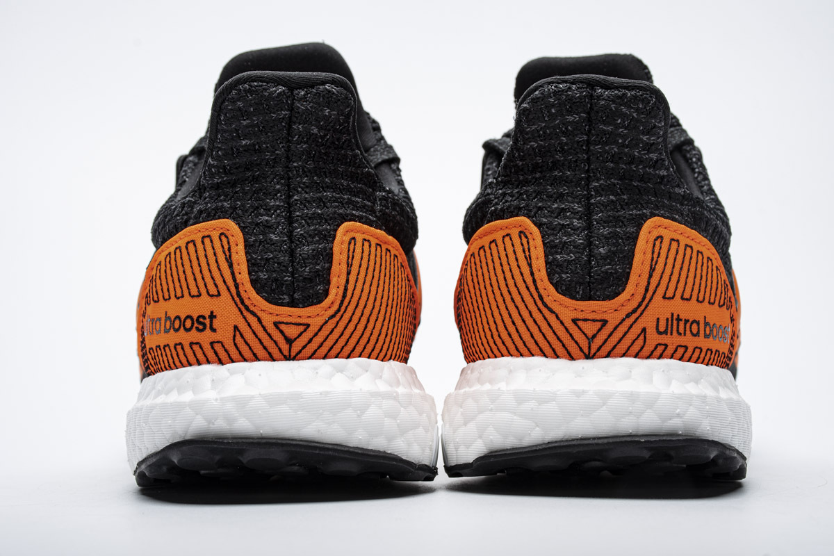      Ultra Boost 4.0 “Core Black/Solar Orange”