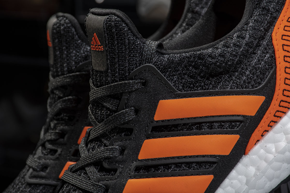      Ultra Boost 4.0 “Core Black/Solar Orange”