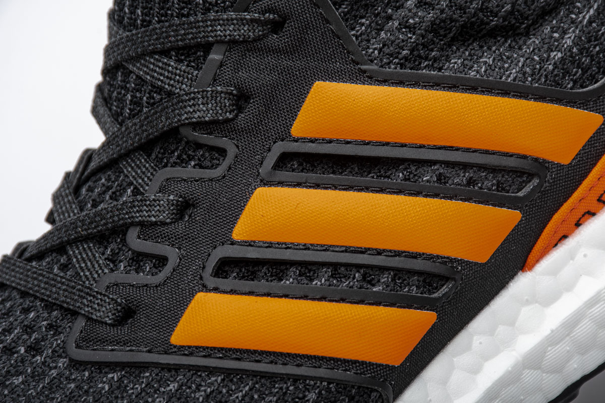      Ultra Boost 4.0 “Core Black/Solar Orange”