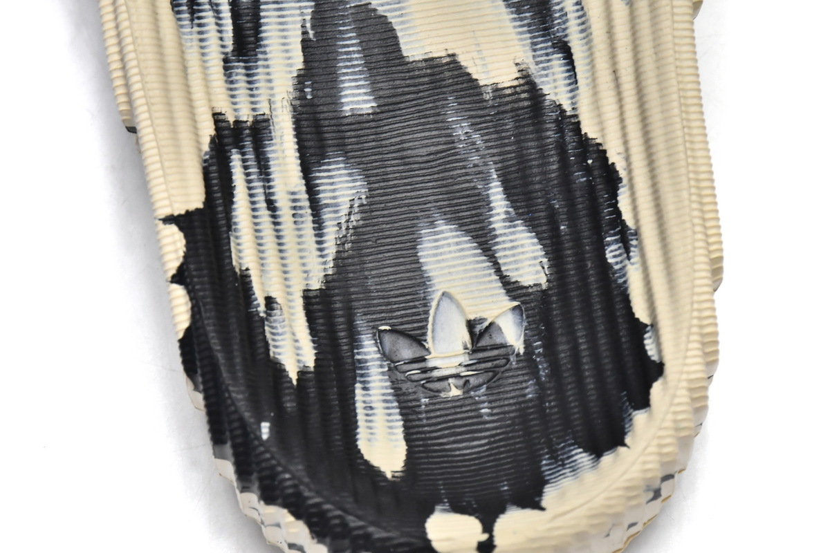 Pkgod adidas Adilette 22 Slides Black Grey