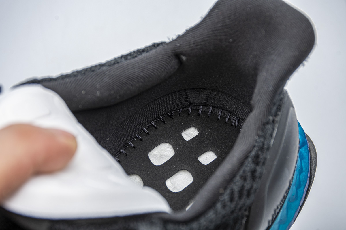     adidas Ultra Boost Colored Sole Blue