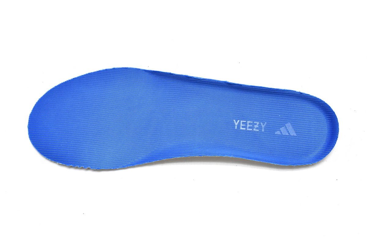    Pkgod adidas Yeezy 700 “Hi-Res Blue”