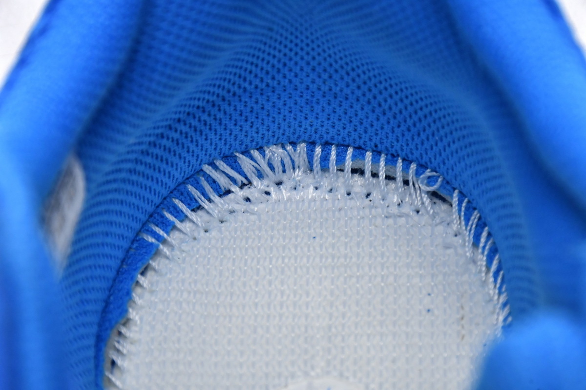    Pkgod adidas Yeezy 700 “Hi-Res Blue”