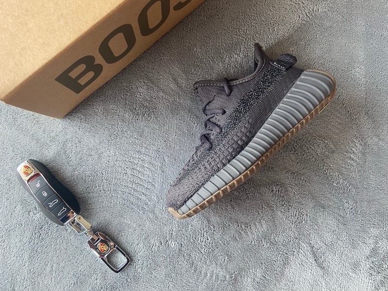 Pkgod adidas Yeezy Boost 350 V2 Cinder (kids)