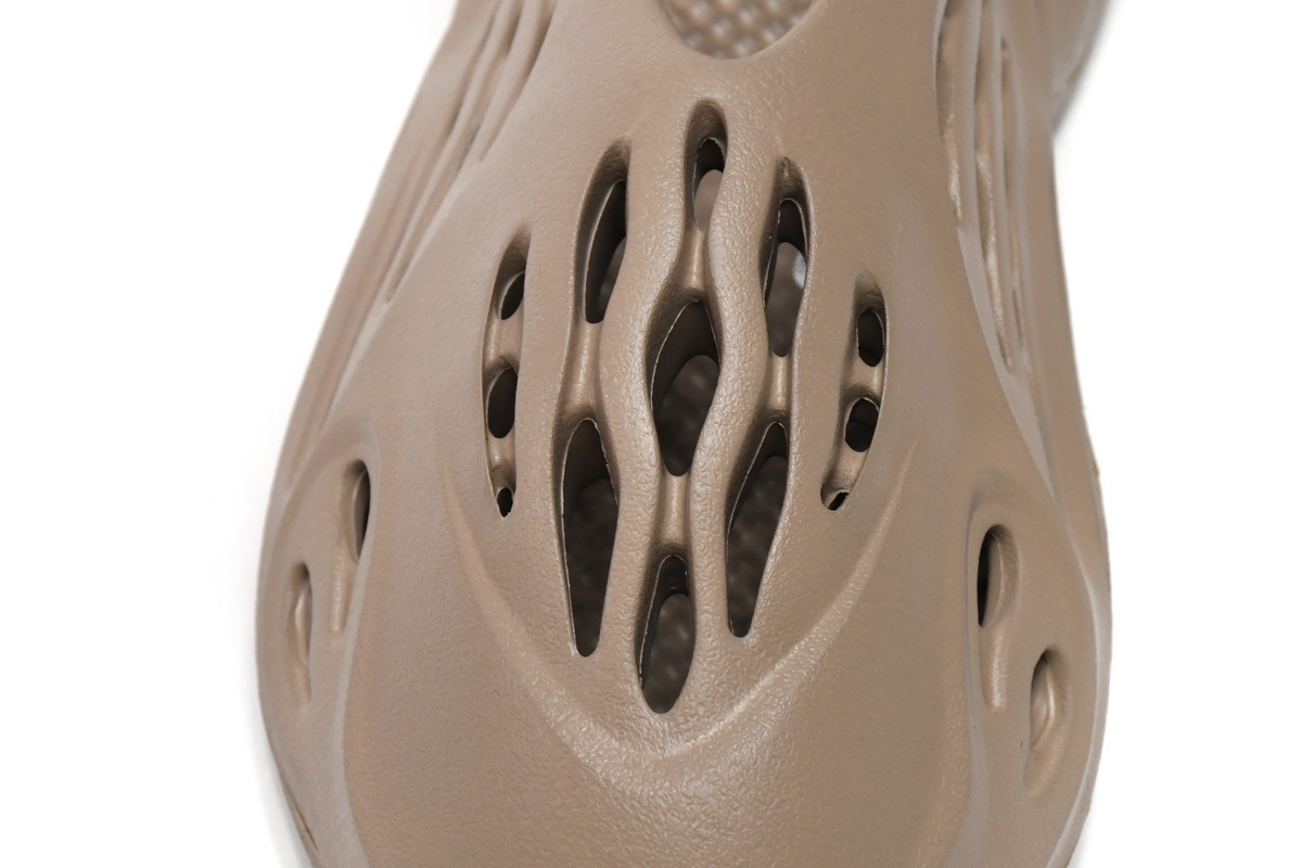 Pkgod adidas Yeezy Foam RNNR Mist