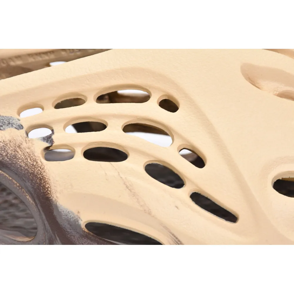 Pkgod adidas Yeezy Foam RNNR MX Cream Clay​