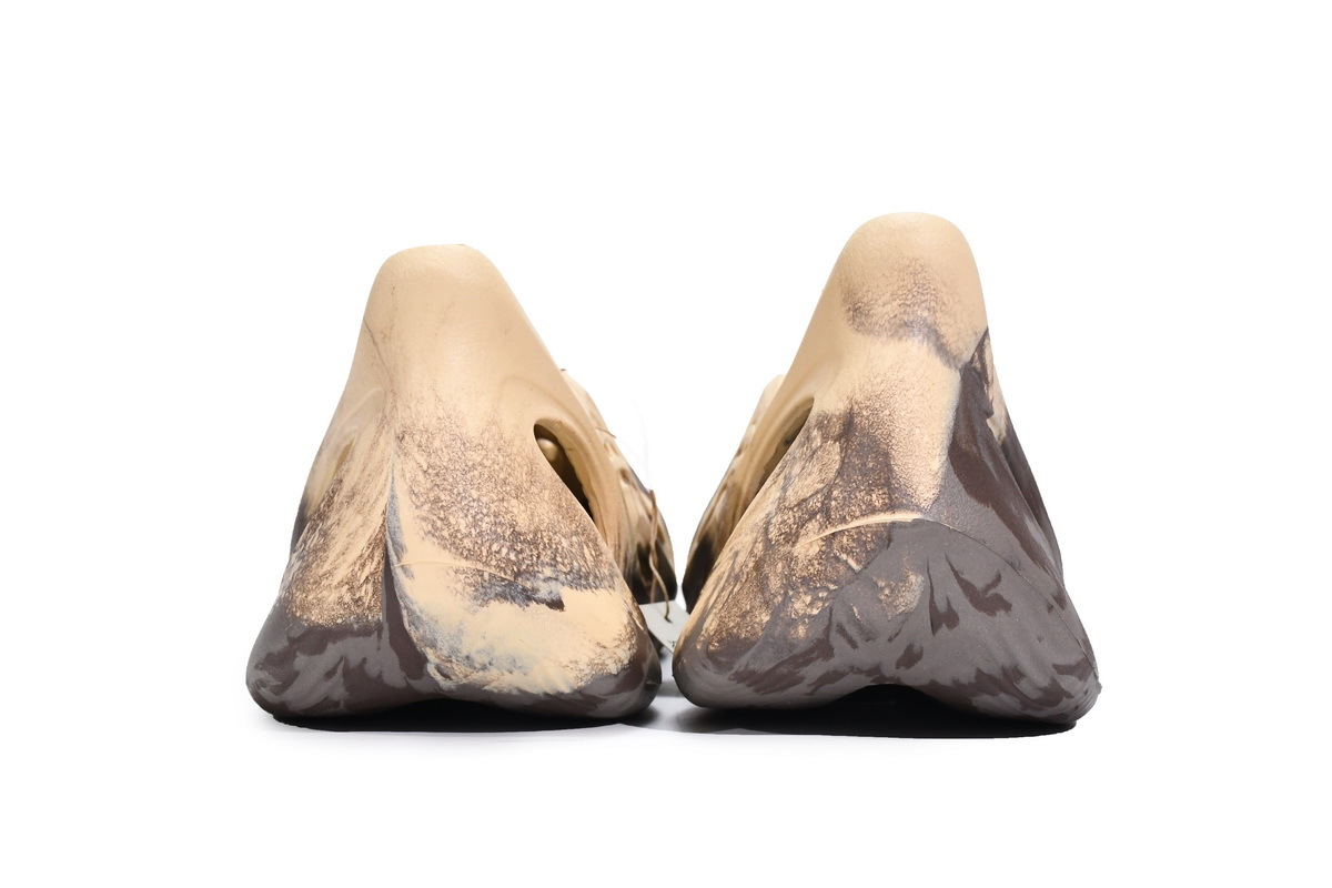 Pkgod adidas Yeezy Foam RNNR MX Cream Clay​