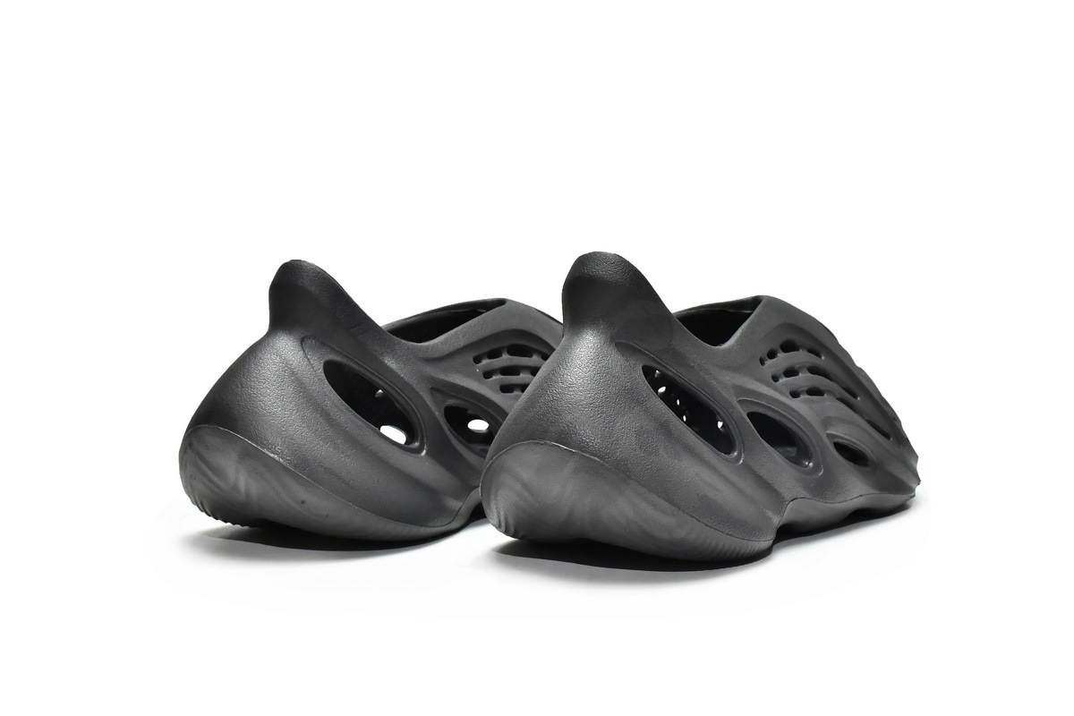 Pkgod adidas Yeezy Foam RNNR Onyx