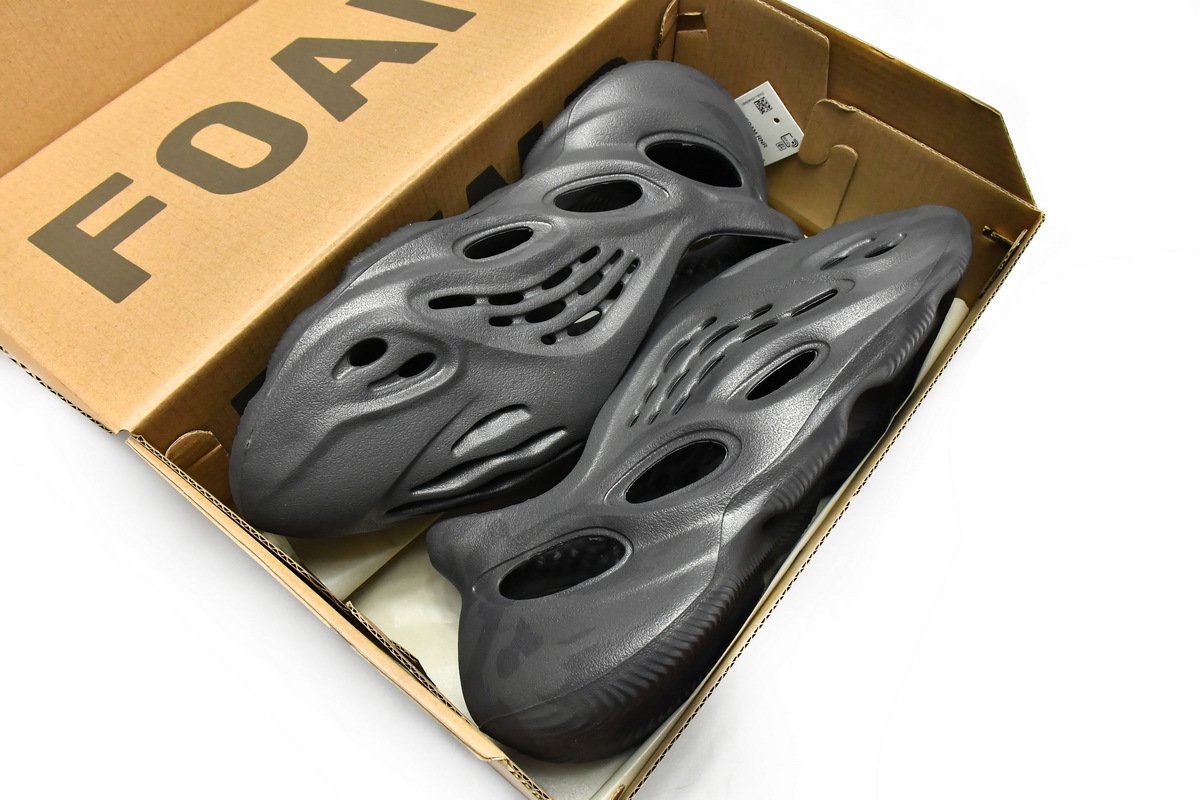 Pkgod adidas Yeezy Foam RNNR Onyx