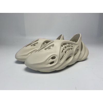  Pkgod adidas Yeezy Foam RNNR Sand 02