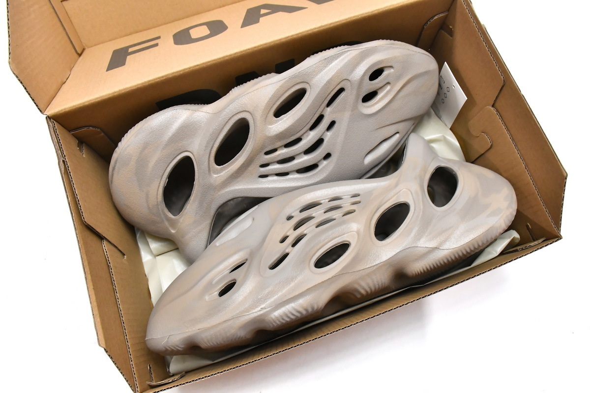 Pkgod adidas Yeezy Foam Runner Stone Sage