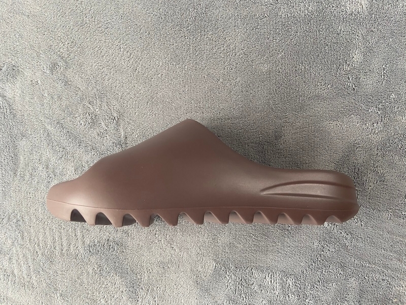 Pkgod adidas Yeezy Slide Soot